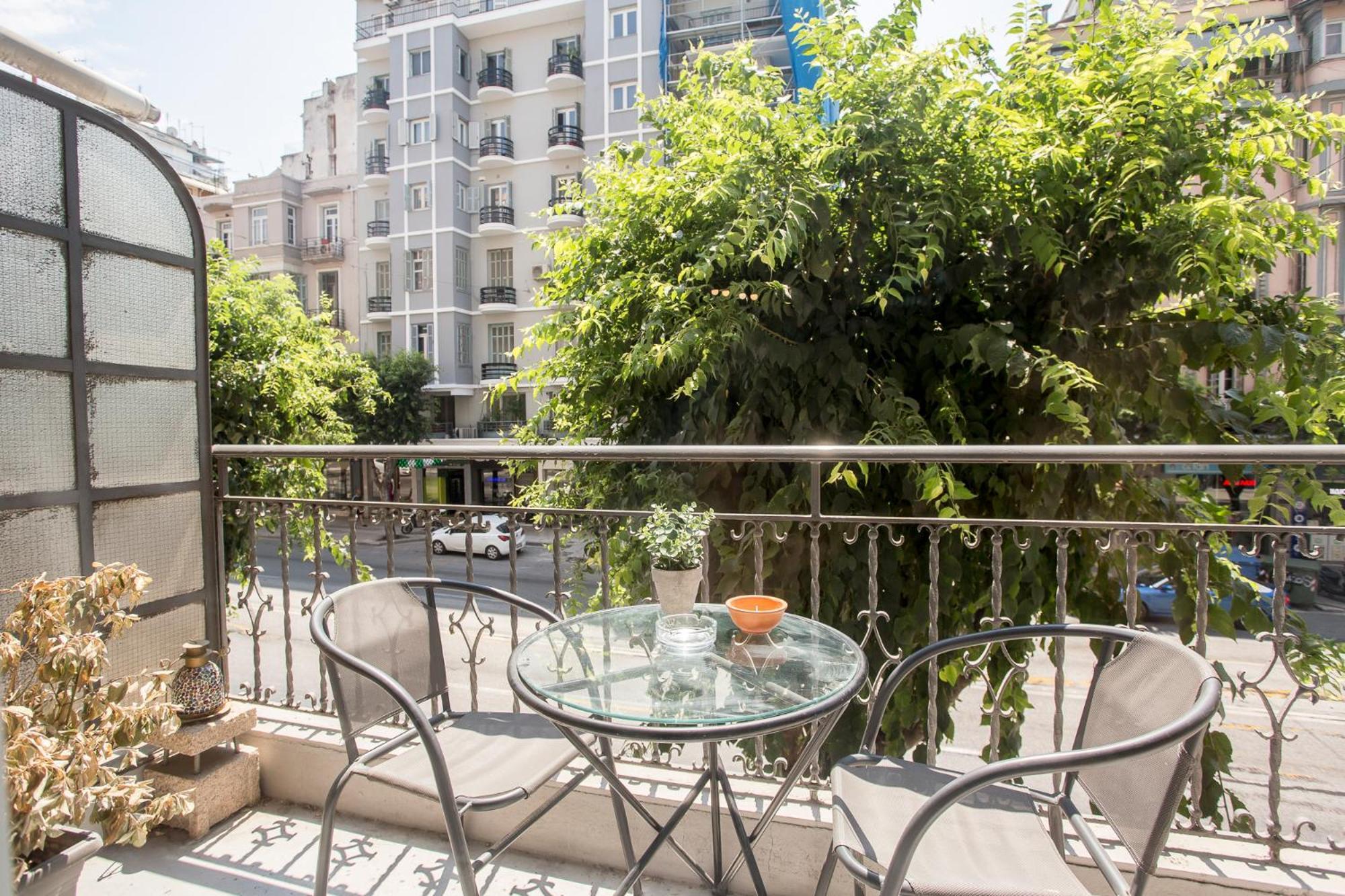Closer "Egnatia Apartment 1" Thessaloníki Exteriör bild